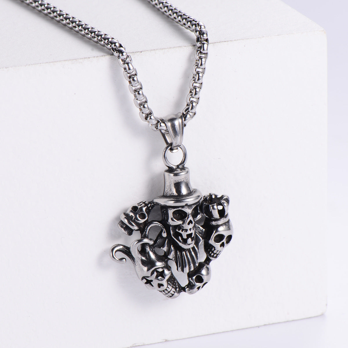Fashionable Titanium Steel Skull Pendant