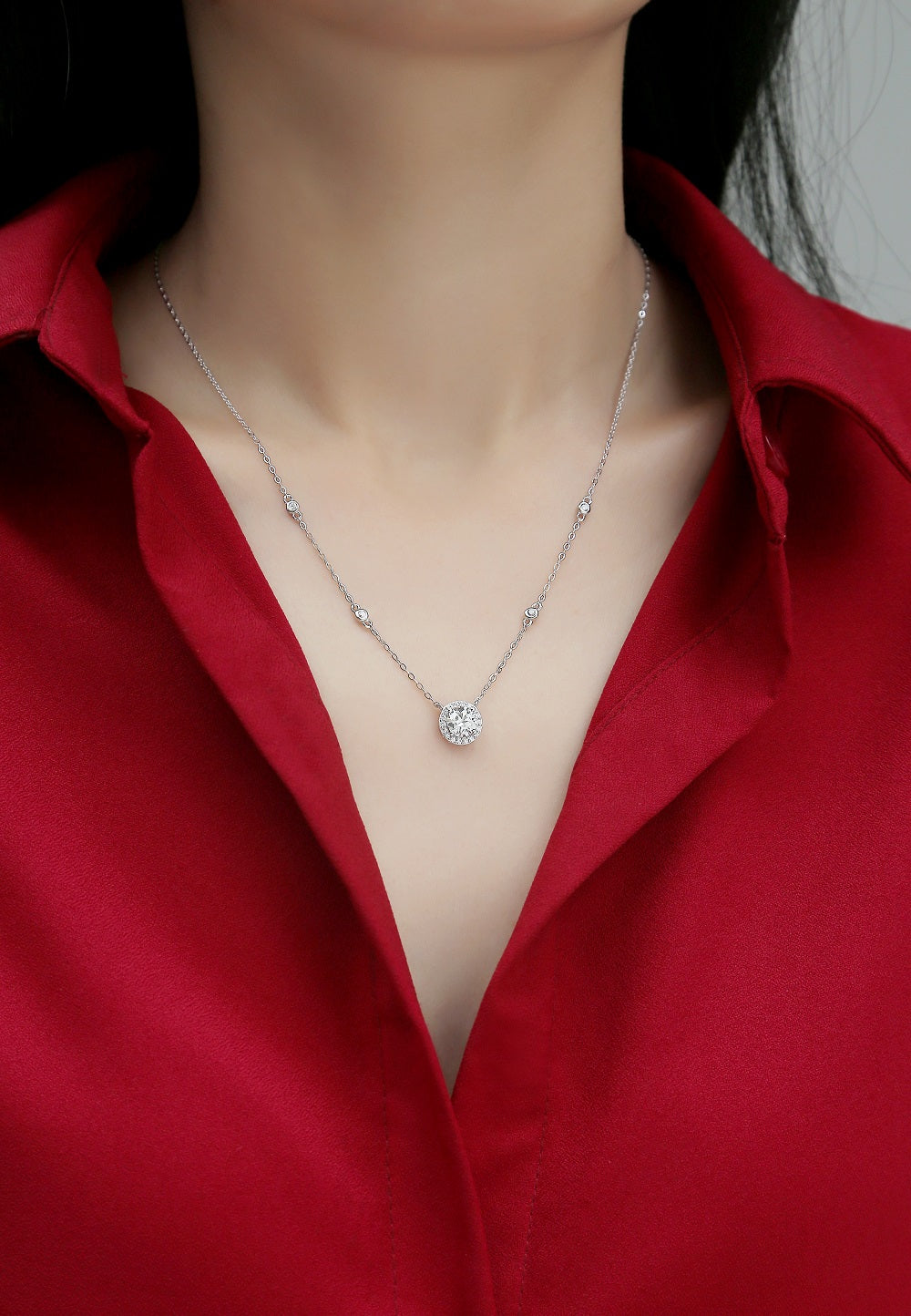 Twinkling Starlight - A Fashionable And Trendy Necklace Pendant Set With Top-quality Moissanite S925 Silver And Platinum-plated Gold Can Be Tested With A Diamond Pen.