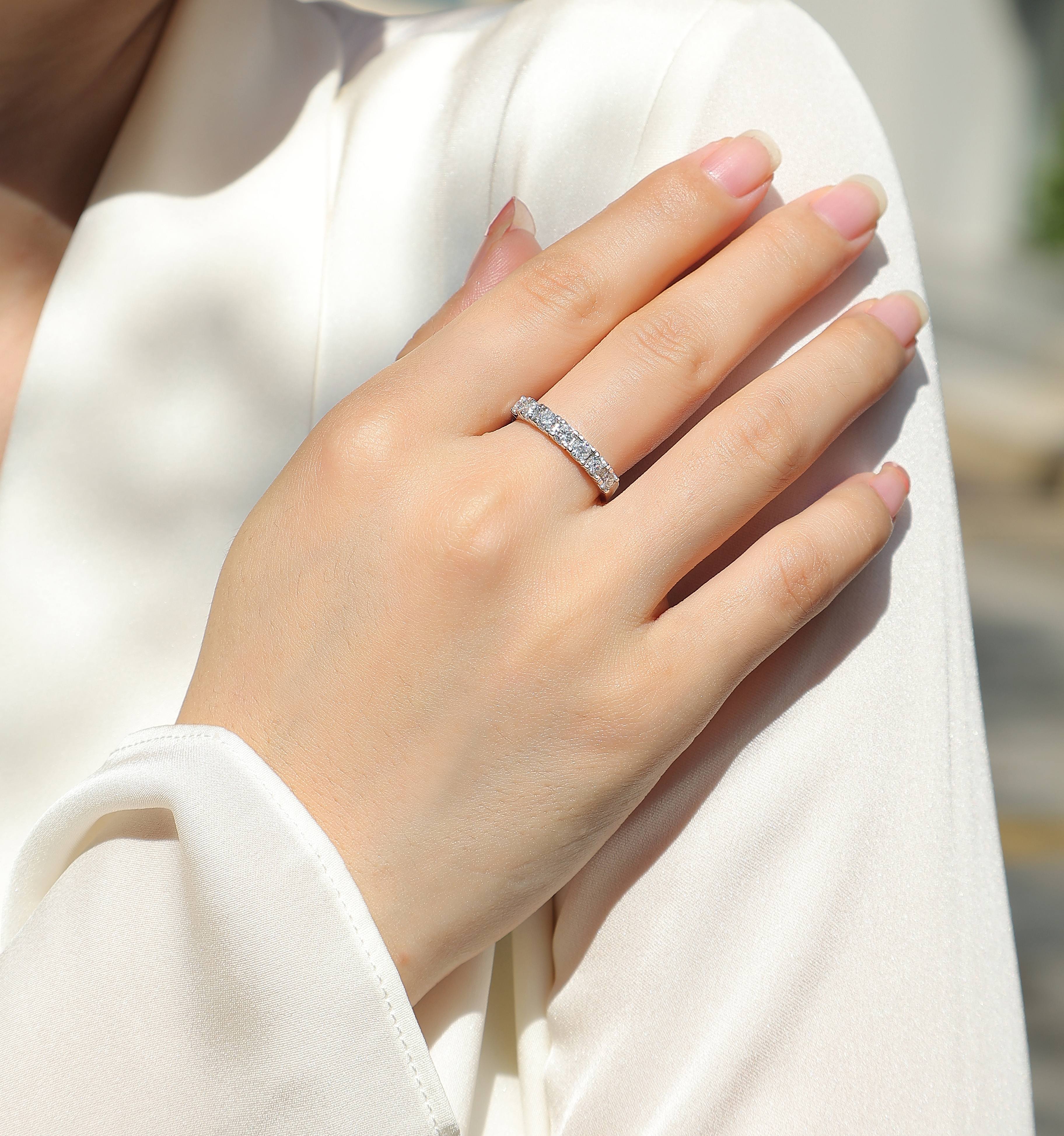 Lucky - A Wedding Ring Set With 0.1-carat Top-quality Moissanite S925 Silver And Platinum-plated Diamond Can Be Tested With A Diamond Pen