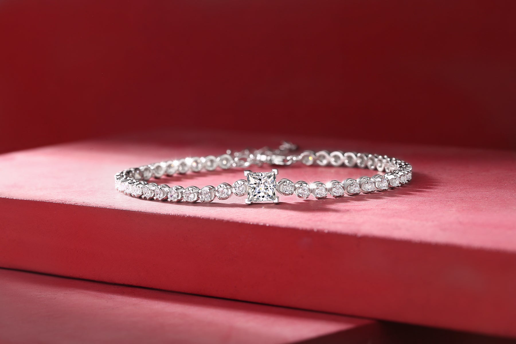 Rubik's Cube - A Fashionable And Light Luxury Jewelry Silver Bracelet And Bracelet Set With Top-quality Moissanite, S925 Silver Electroplated Platinum