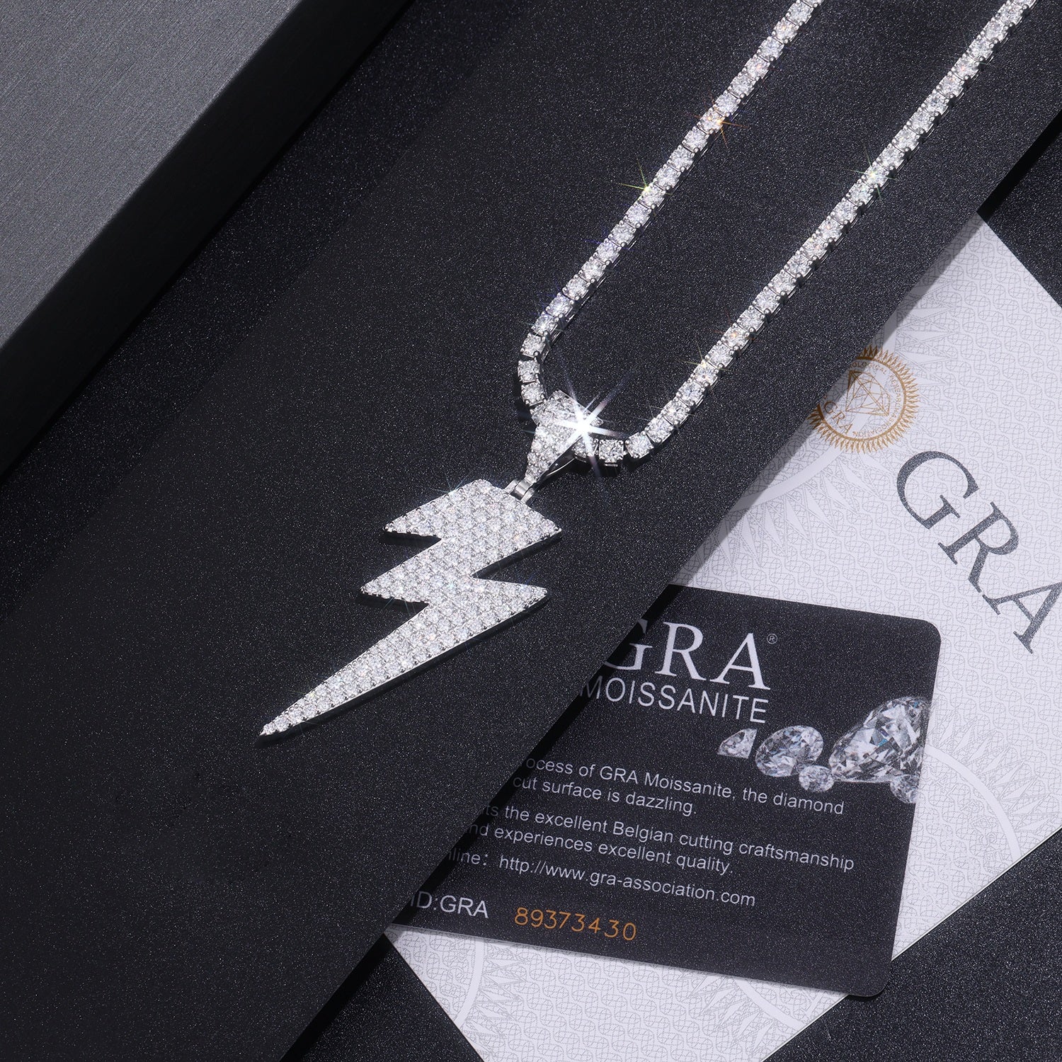 Lightning - A Fashionable And Trendy Necklace Pendant Set With Top-quality Moissanite S925, Silver And Platinum-plated, Can Be Tested With A Diamond Pen