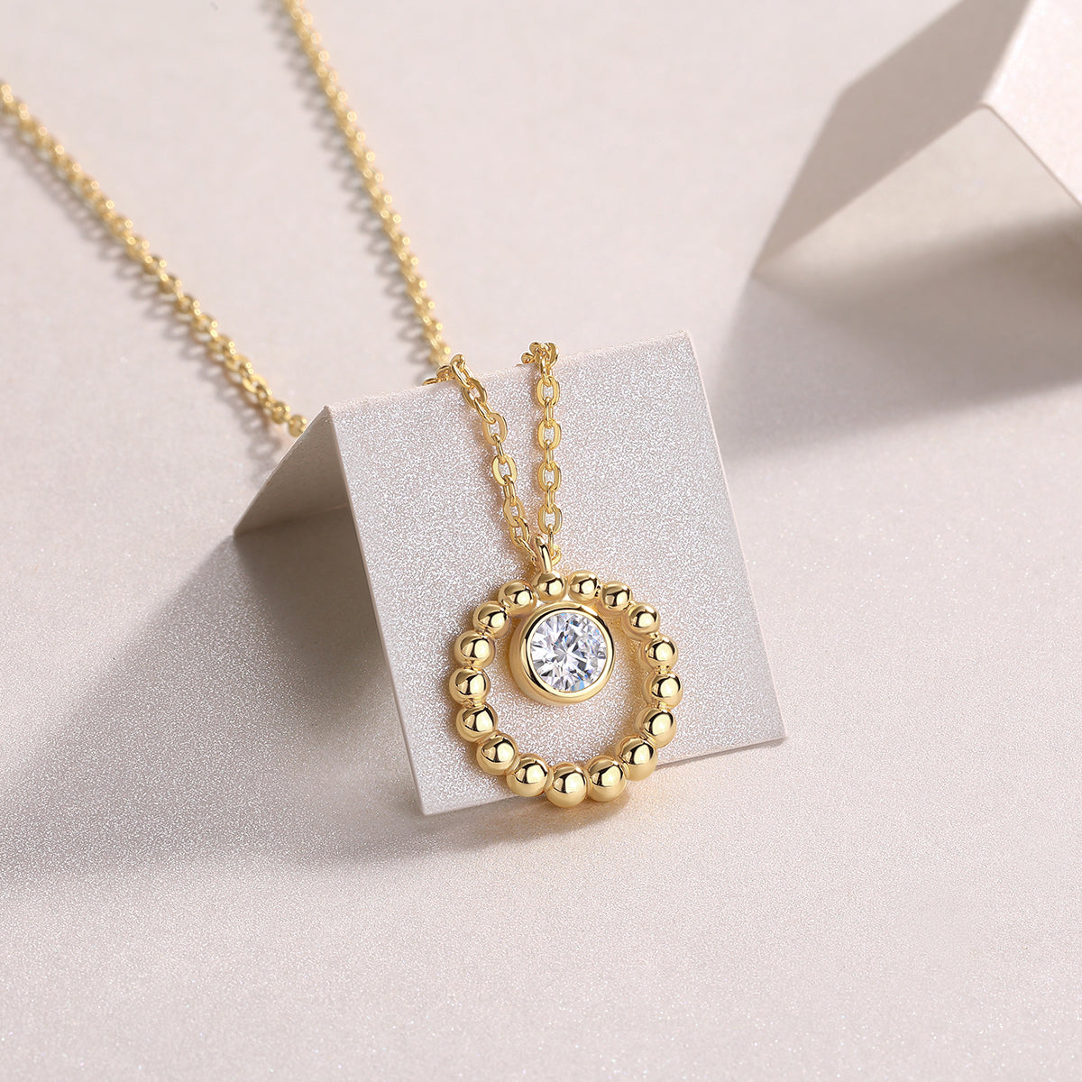 Moon Pearl - A Fashionable And Trendy Necklace Pendant Set With Top-quality Moissanite S925 Silver And Gold-plated. It Can Be Tested With A Diamond Pen