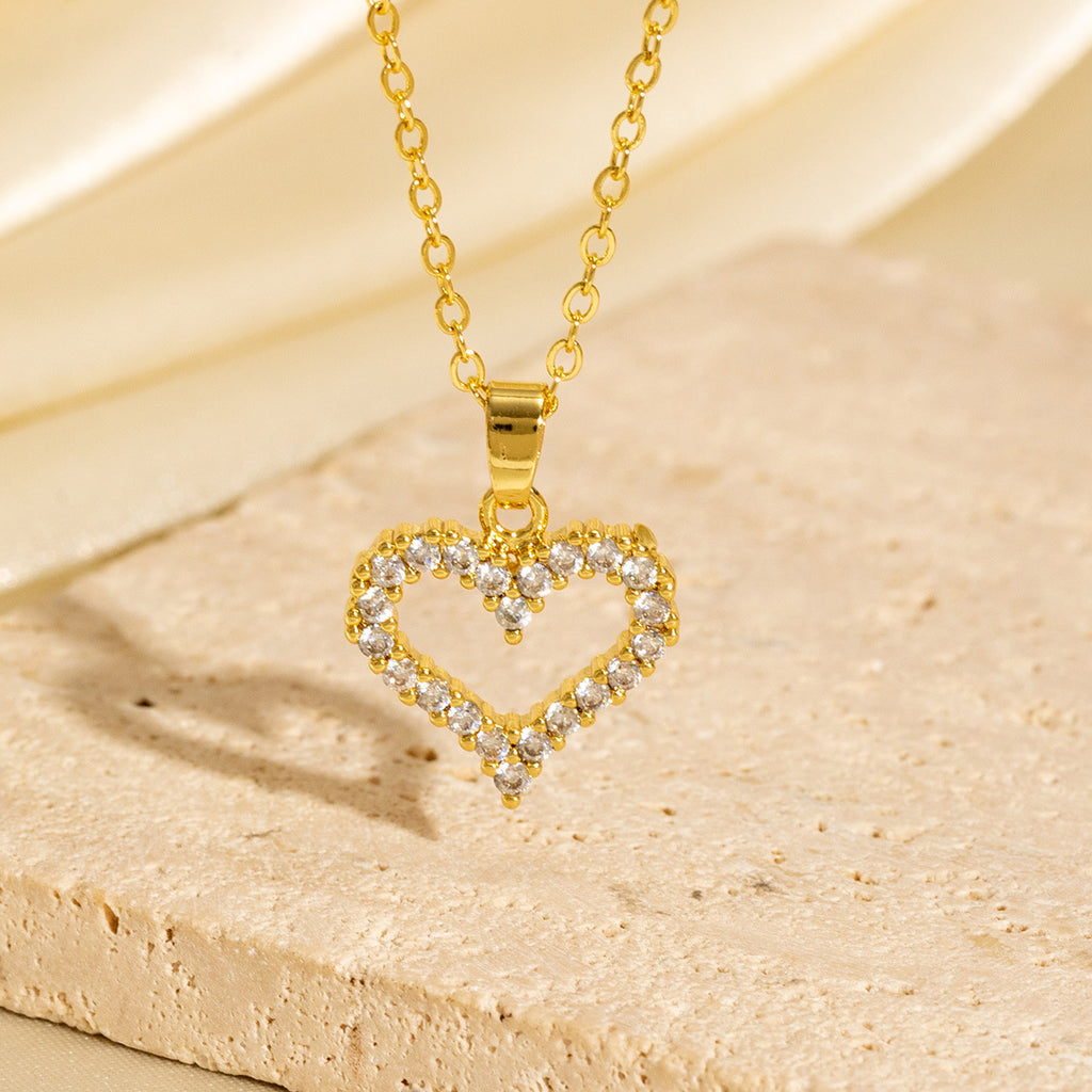 High-end Hollow Diamond-studded Heart Necklace In European And American Styles