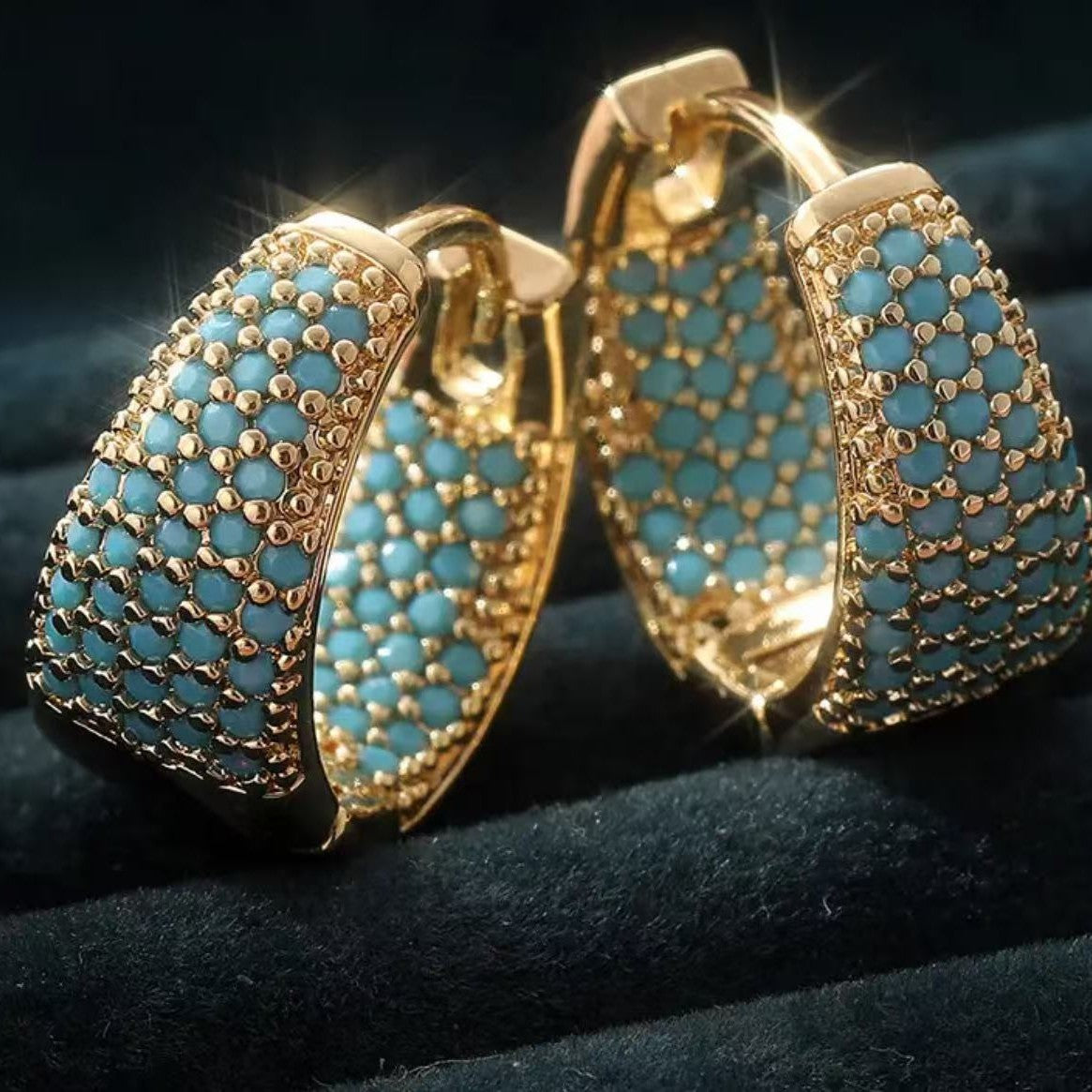 Waterdrop-shaped Vibrant And Elegant Earrings With 18K Gold Plating On Copper