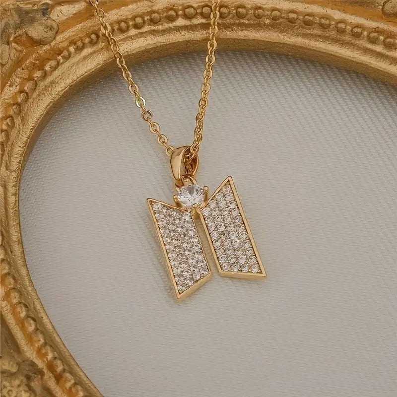 Butterfly-shaped Zircon-inlaid Trendy And Personalized Necklace Pendant Accessory