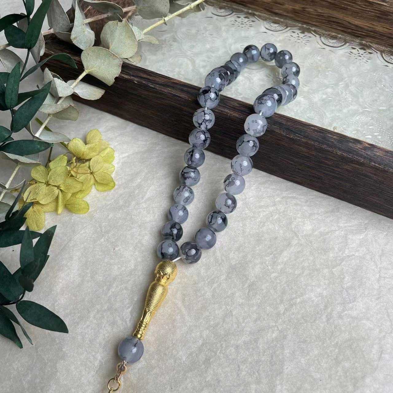 33-piece Gold Tassel Glass Bracelet With 10mm Large Flower Beads