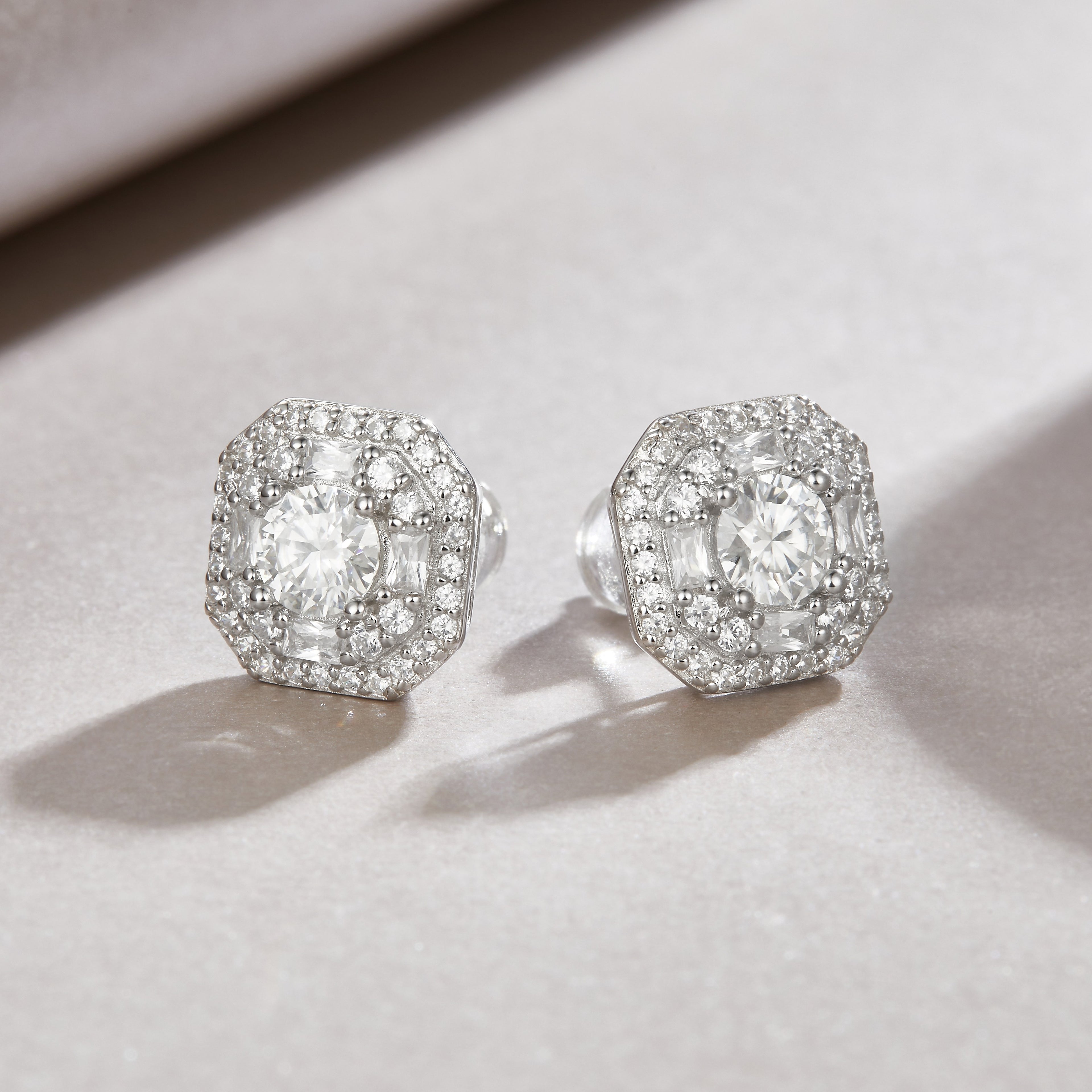 Winter Afternoon - Fashionable And Trendy Earrings Set With 0.5-carat Top-quality Moissanite S925 Silver And Platinum-plated Stud Earrings Can Be Tested With A Diamond Pen