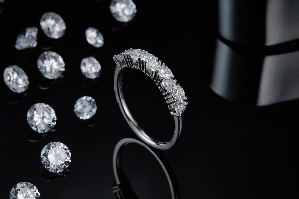 A Luxurious And Fashionable Light Luxury Jewelry Silver Ring Set With Top-quality Moissanite, S925 Silver Plated With Platinum