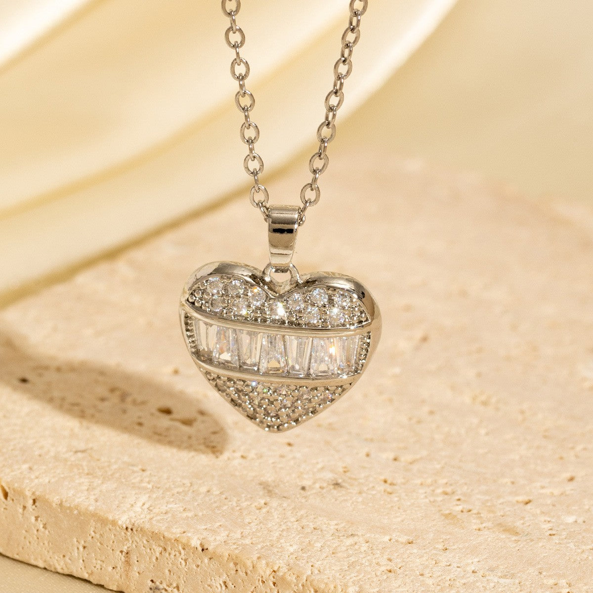 Light-luxury Vintage Micro-pave Zircon Heart Sweater Chain