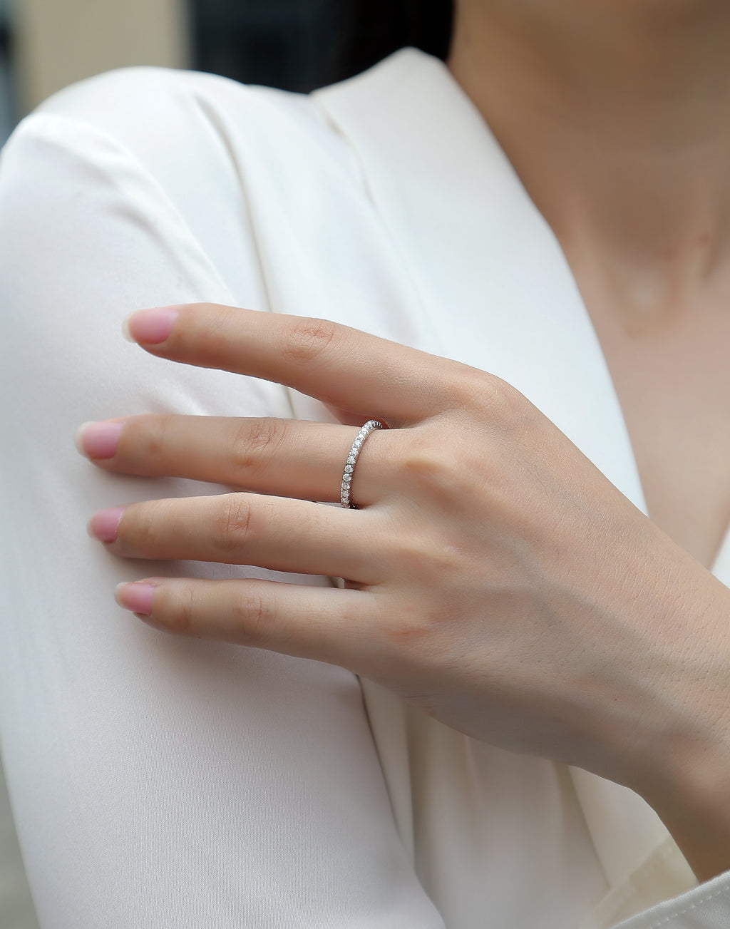 Daytime - A Wedding Ring Set With Top-quality Moissanite S925 Silver And Platinum-plated Diamond Can Be Tested With A Diamond Pen. The Ring Is In Gold And Rose Gold