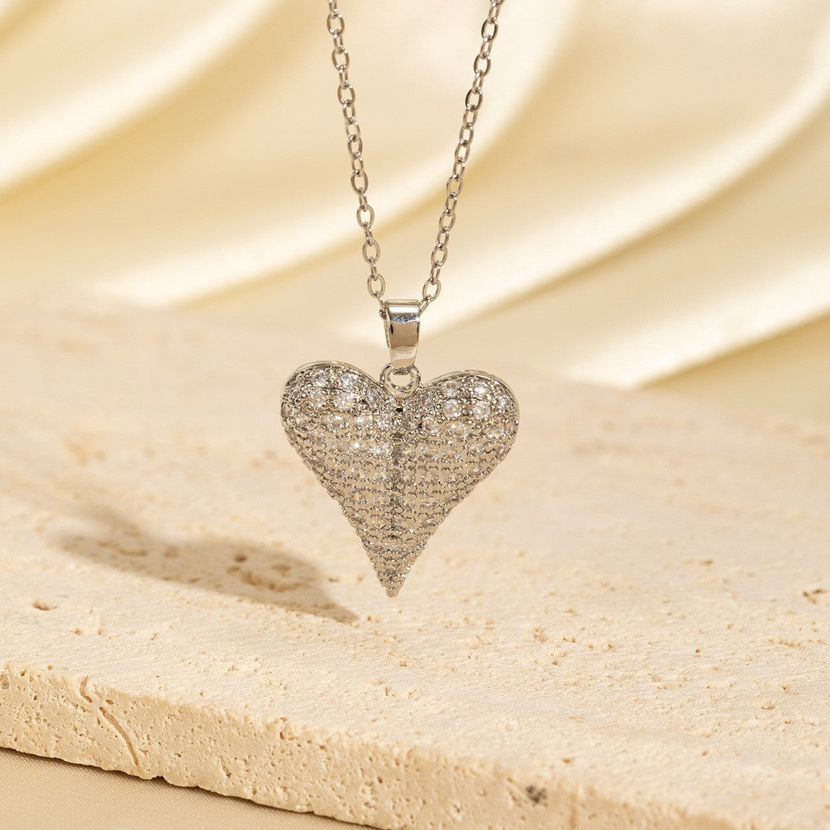 Light-luxury Vintage Micro-pave Zircon Heart Sweater Chain