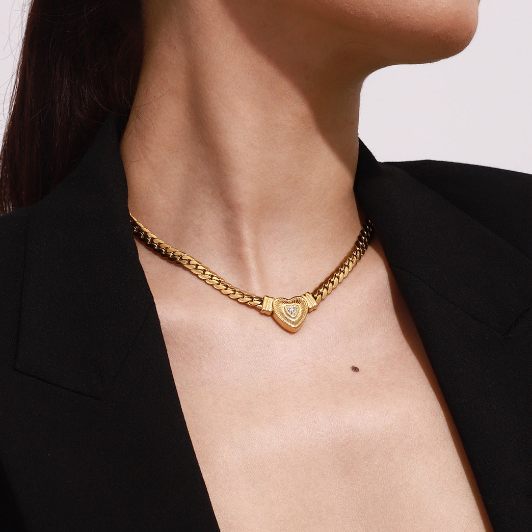 Stainless Heart Necklace With A Luxe High-End Look Diamond-Inlaid Clavicle Chain Titanium Steel Jewelry Piece