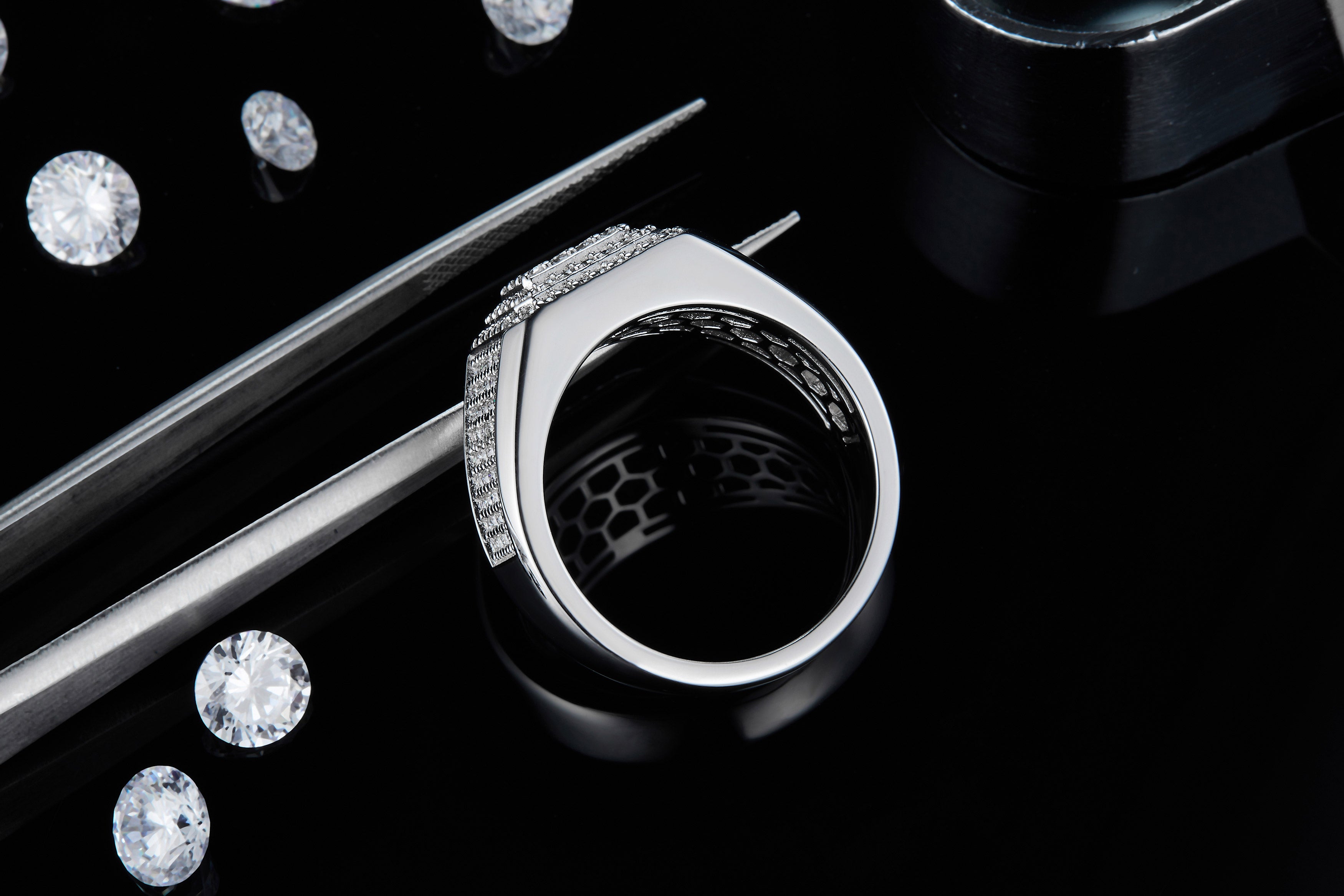 Men's Luxury And Fashionable Light Luxury Jewelry Silver Ring S925 Silver-plated Platinum Set With Top-quality Moissanite