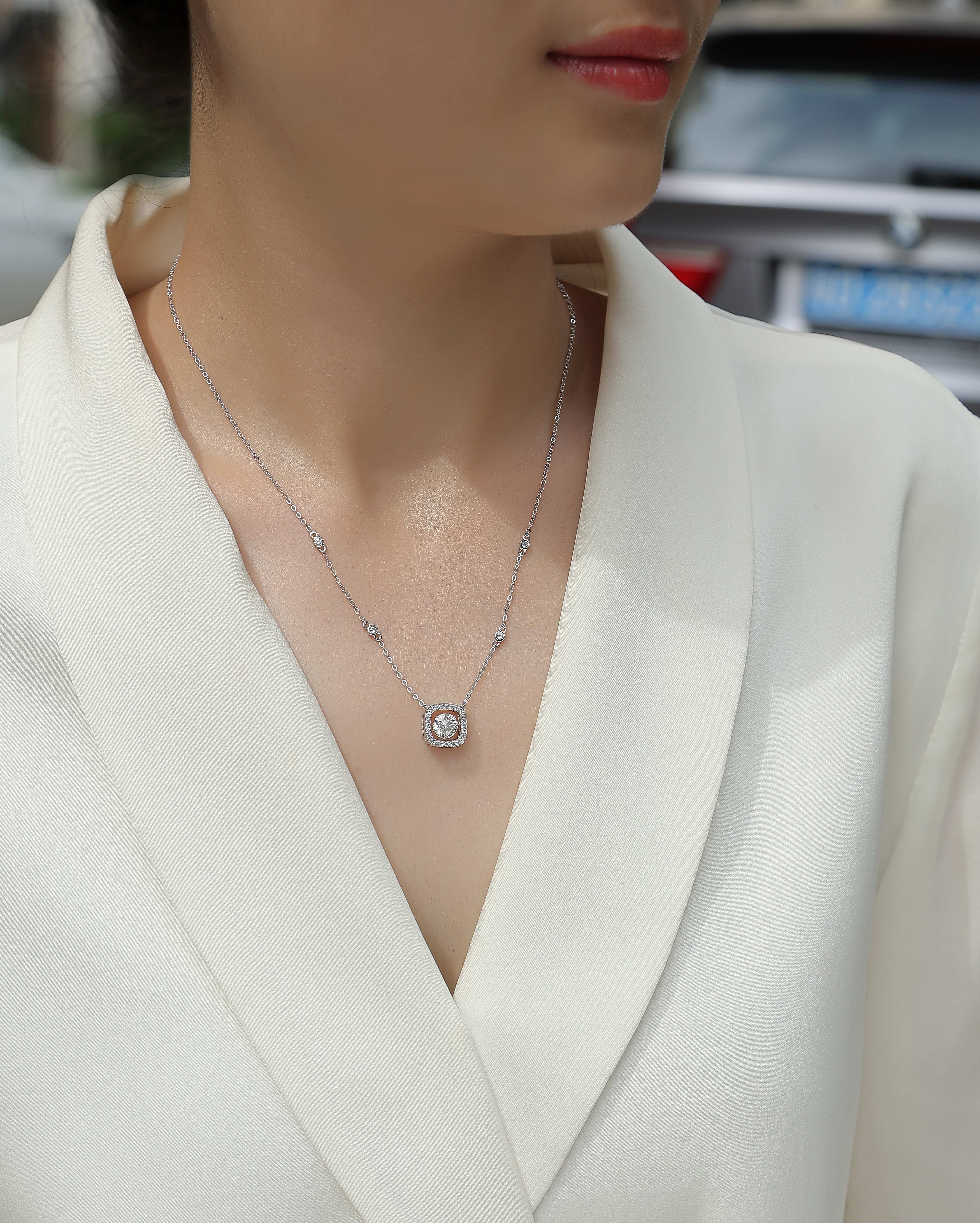 Sweet - Set With Top-quality Moissanite, Fashionable And Light Luxury Jewelry, Silver Pendant Necklace S925, Silver-plated Platinum