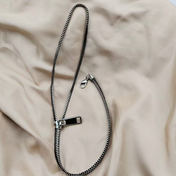 Fashionable Niche Creative Design Necklace With A Chic Stylish Zip Closure