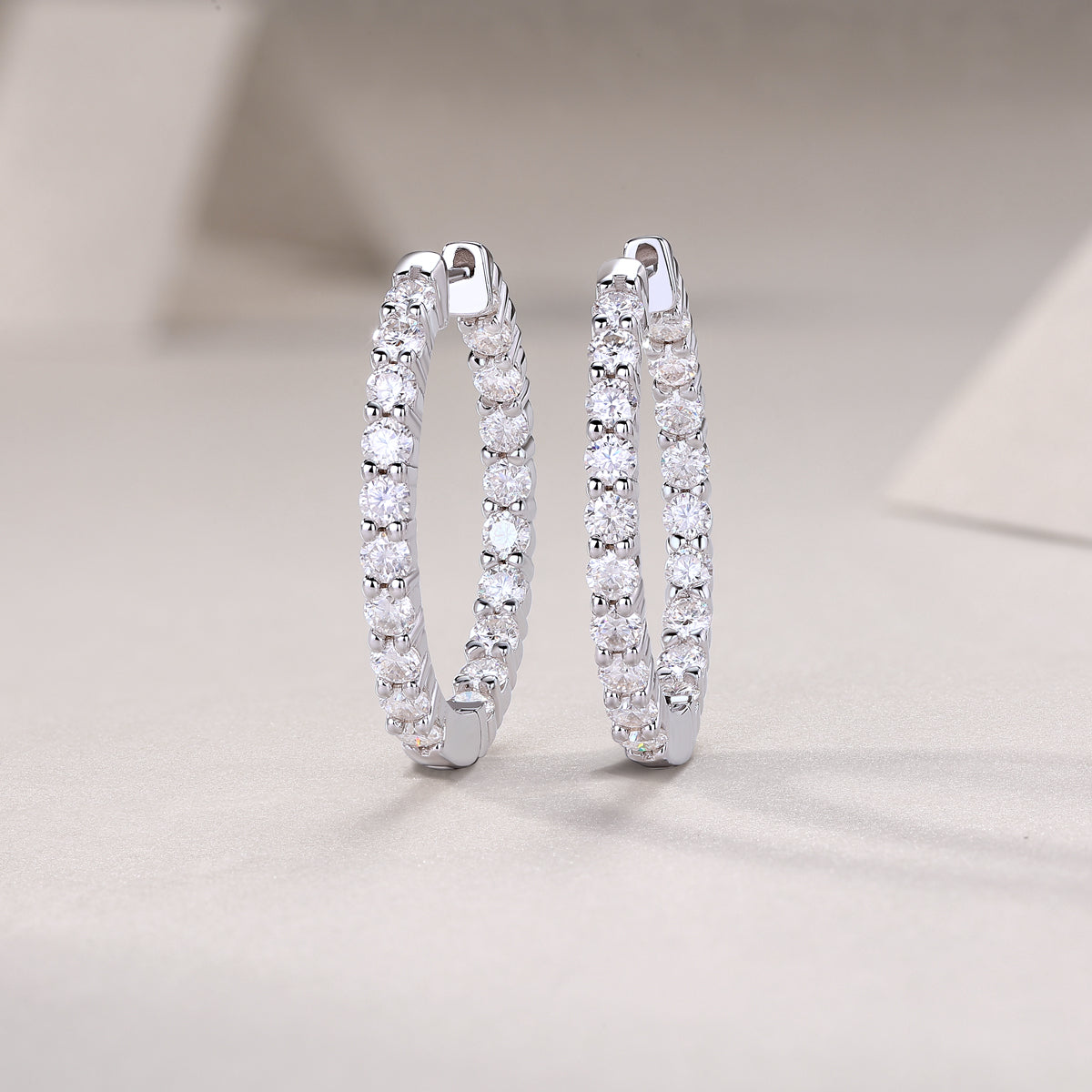 Mermaid - A Fashionable And Trendy Accessory Set With Top-quality Moissanite S925 Silver And Platinum-plated Stud Earrings. It Can Be Tested In Gold Rose Gold With A Diamond Pen