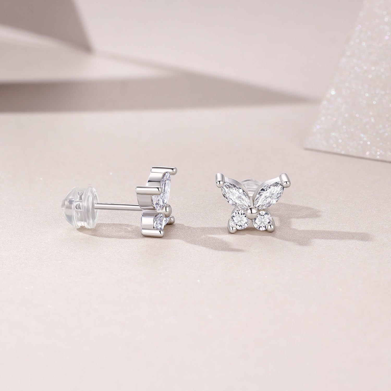 Top-quality Moissanite Luxury And Fashionable Light Luxury Jewelry Silver Stud Earrings S925 Silver Plated Platinum