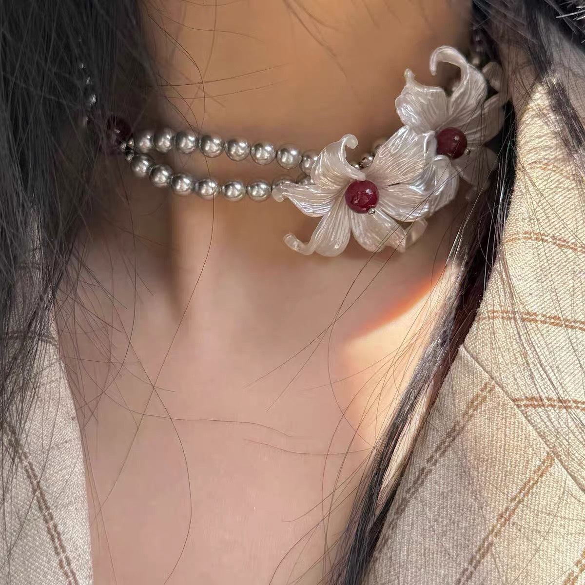 Pearl Iris Flower Vintage Clavicle Necklace For Women