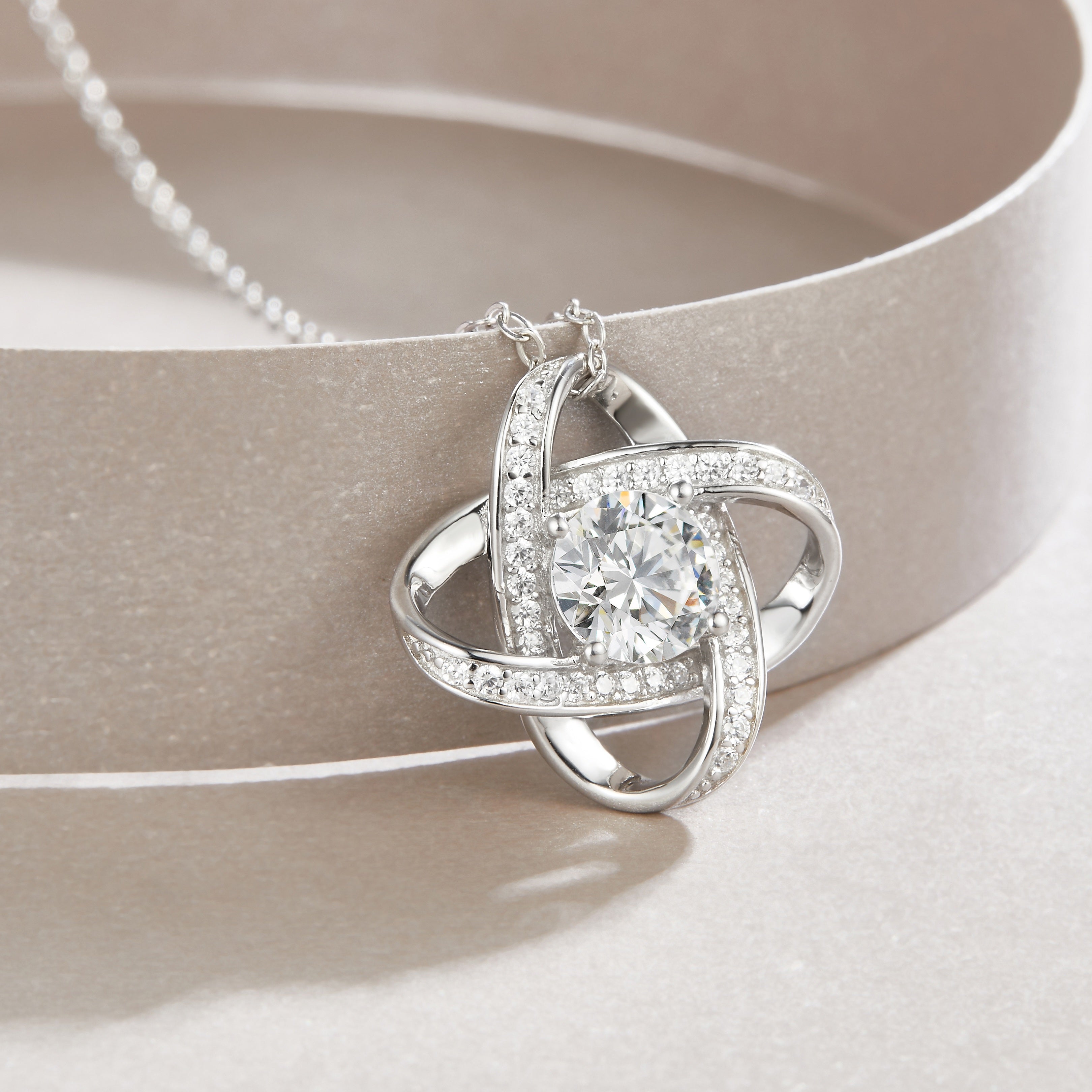 Cycle - Set With Top-quality Moissanite, Fashionable And Light Luxury Jewelry, Silver Pendant Necklace S925, Silver-plated Platinum
