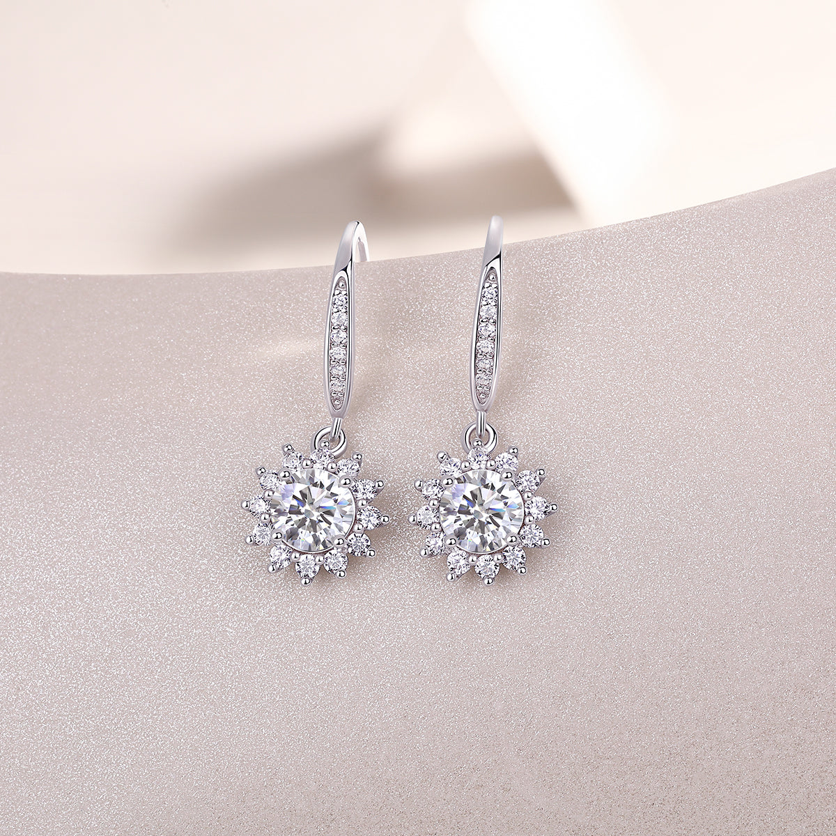 City Of Splendor - Earrings Set With Top-quality Moissanite S925, Silver And Platinum-plated Stud Earrings, A Fashionable And Trendy Accessory That Can Be Tested With A Diamond Pen.