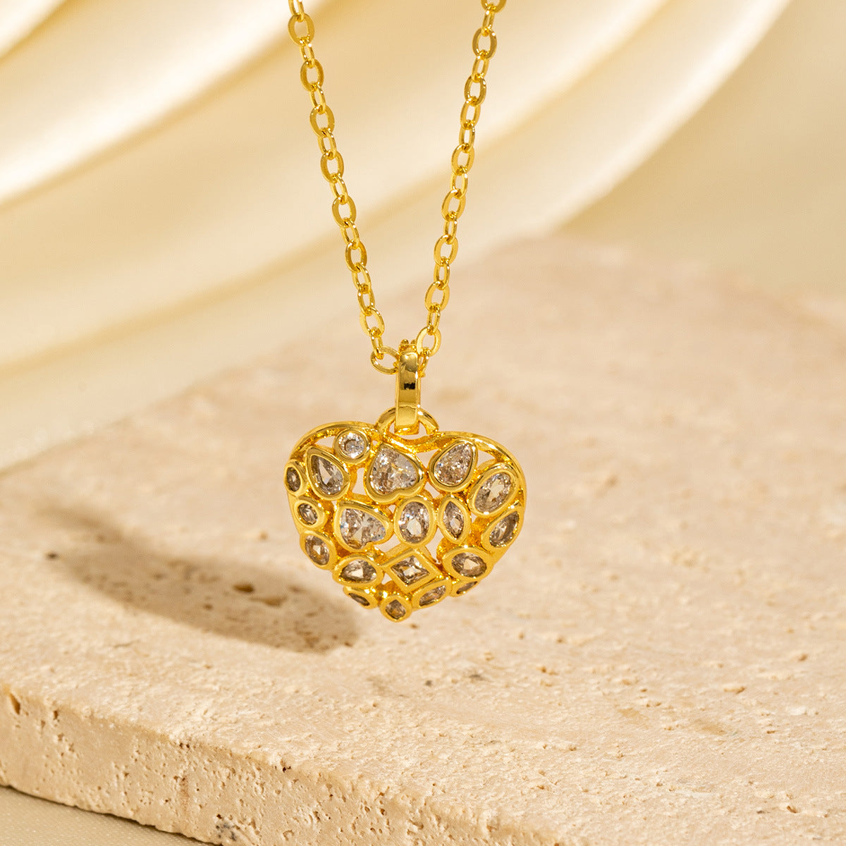 A Luxurious Yet Understated Heart-shaped Necklace