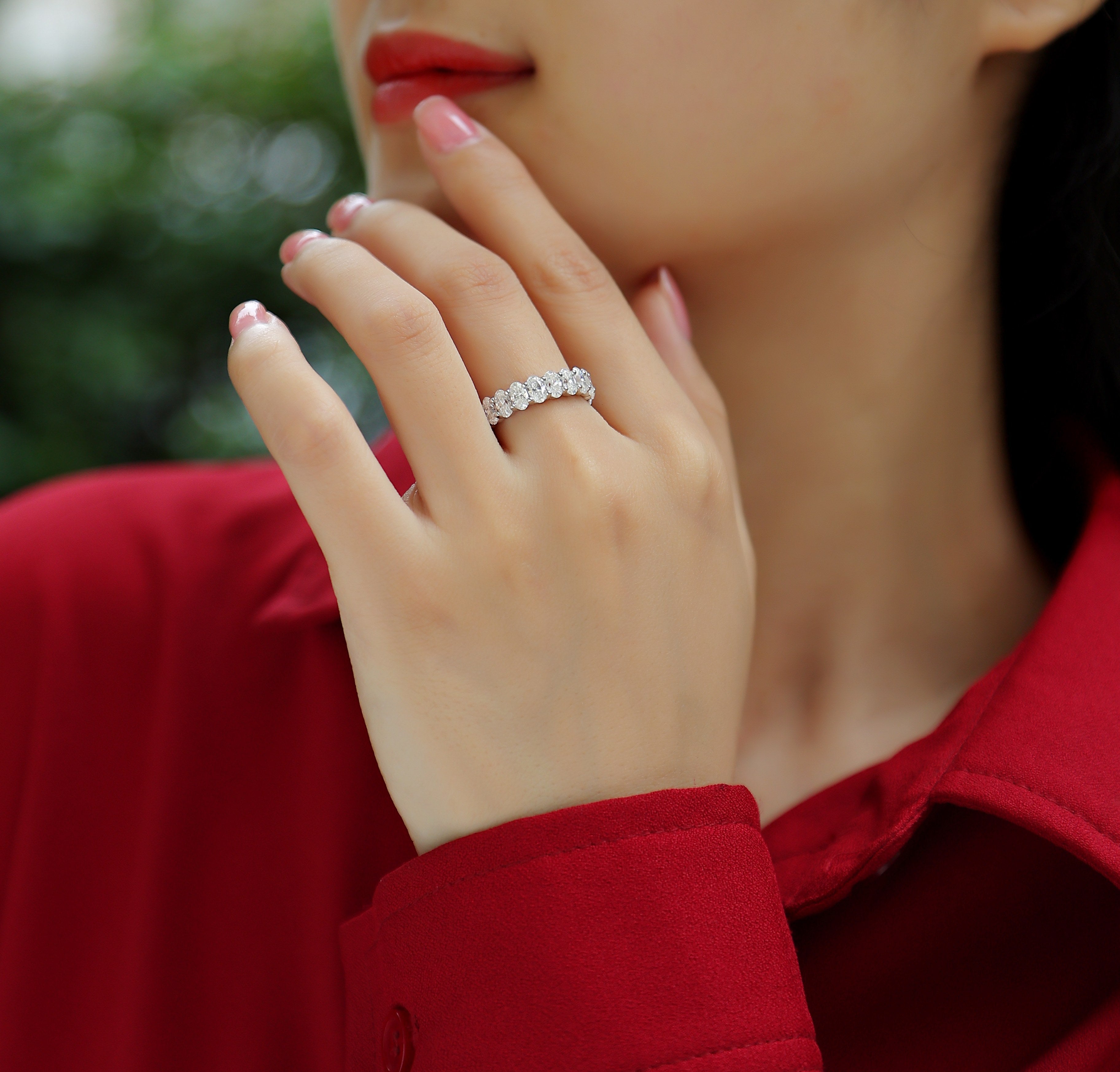 Luo Shen - A Wedding Ring Set With Top-quality Egg-shaped Moissanite S925 Silver And Platinum-plated Diamond. The Ring Can Be Inspected With A Diamond Pen