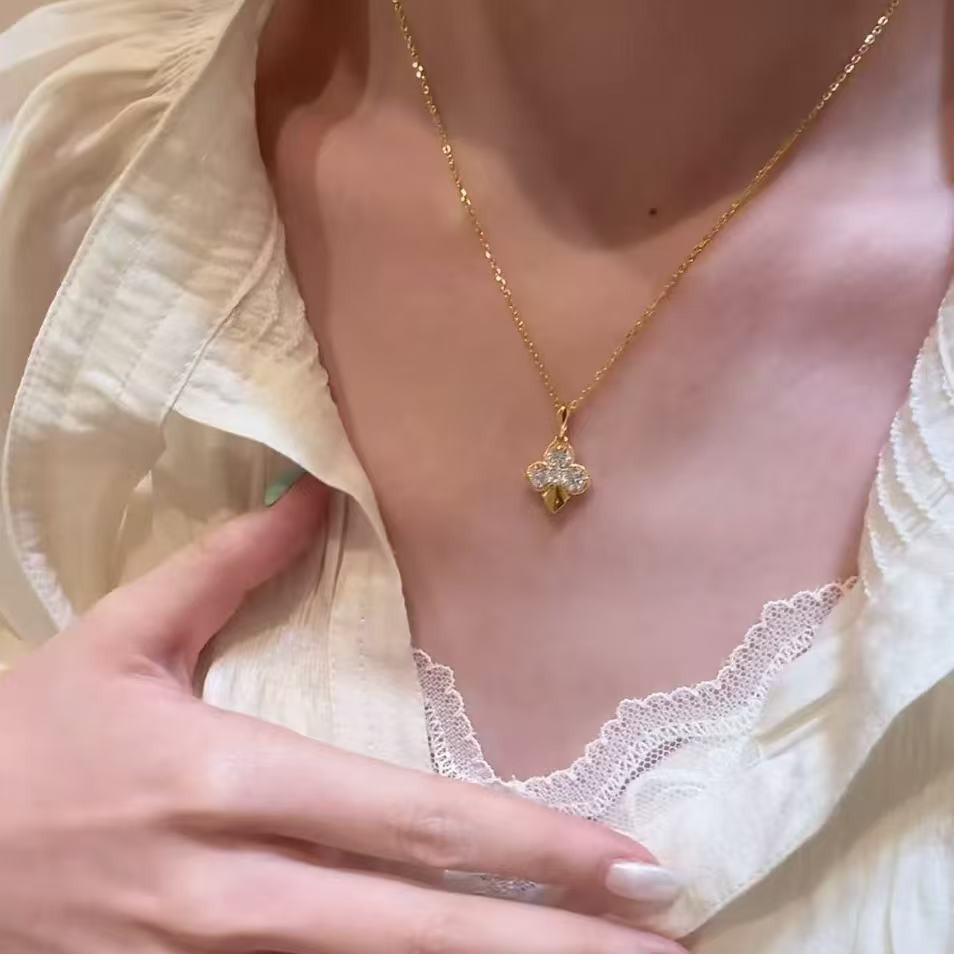 Luxury Light-Luxury High-Carbon Diamond Of Spades Necklace