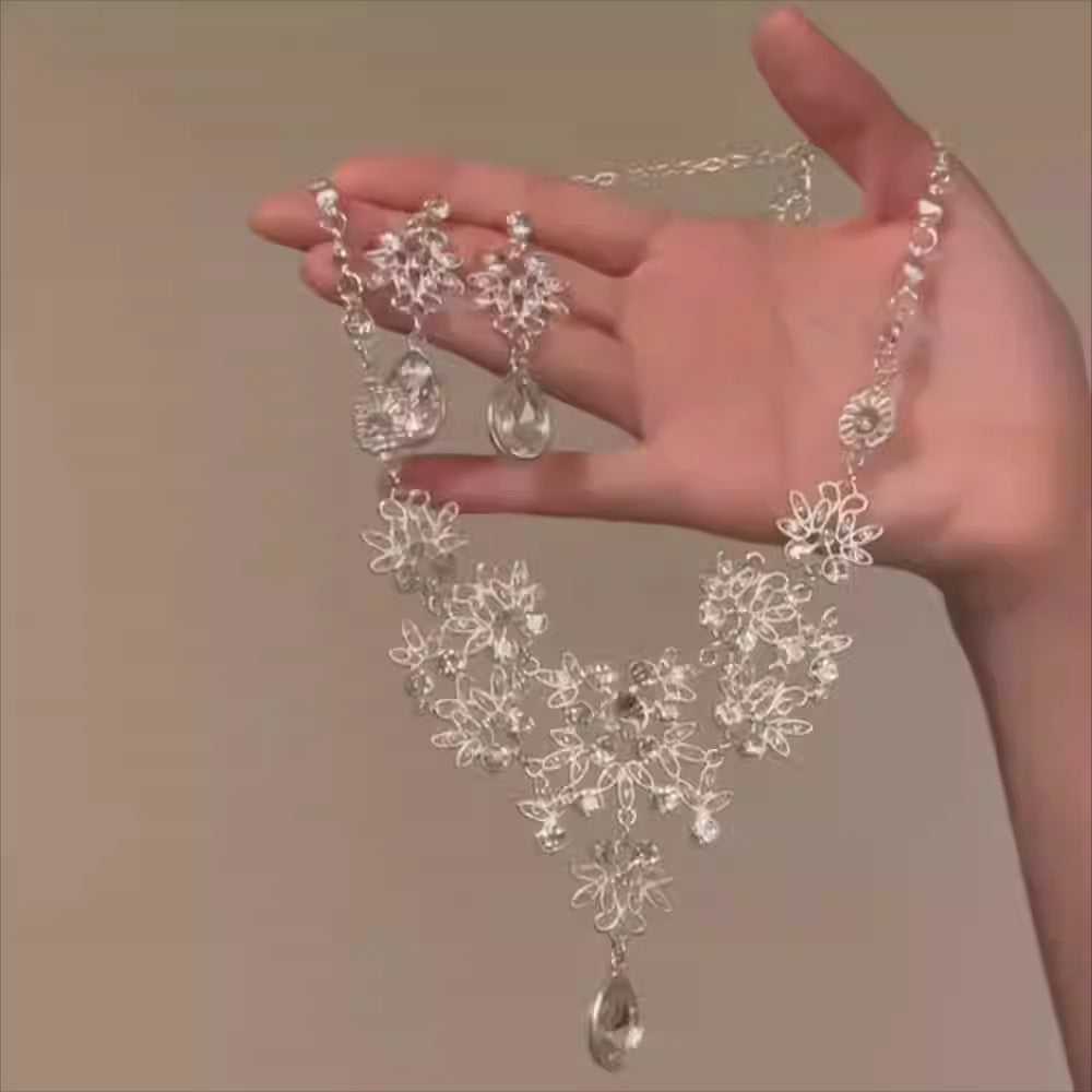 Waterdrop Flower Necklace Bridal Accessory With A Luxe
