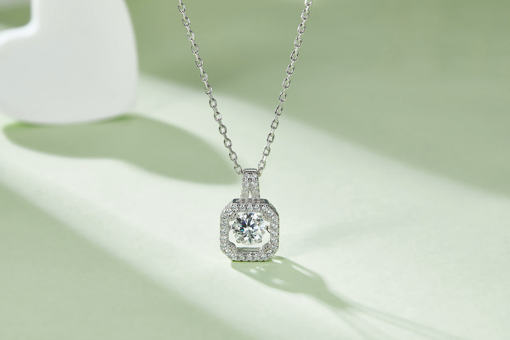 Set With Top-quality Moissanite, This Luxurious And Fashionable Light Luxury Trend Jewelry Necklace Pendant Is Made Of S925 Silver Electroplated With Platinum