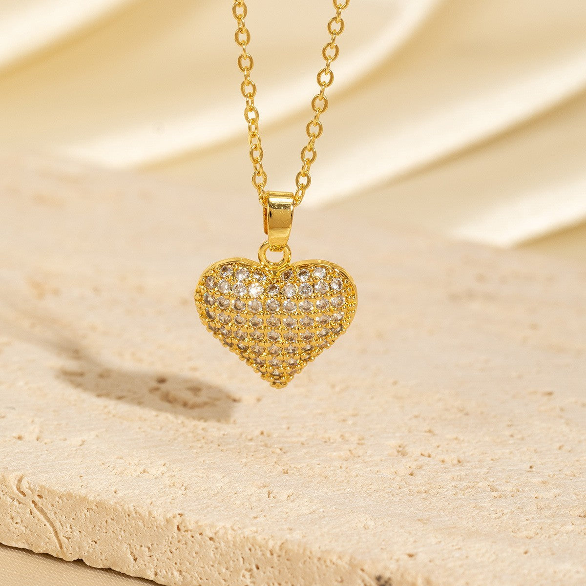 Light-luxury Vintage Micro-pave Zircon Heart Sweater Chain