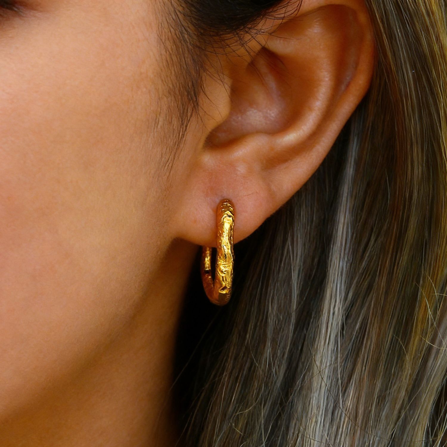 European And American-style 18k Gold-plated Vintage Stainless Steel Ear Clips With An Aged Tin Foil Texture