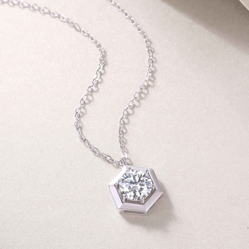 A Fraction Of A Fraction - Top-quality Moissanite Fashionable Light Luxury Jewelry Silver Pendant Necklace S925 Silver Plated Platinum