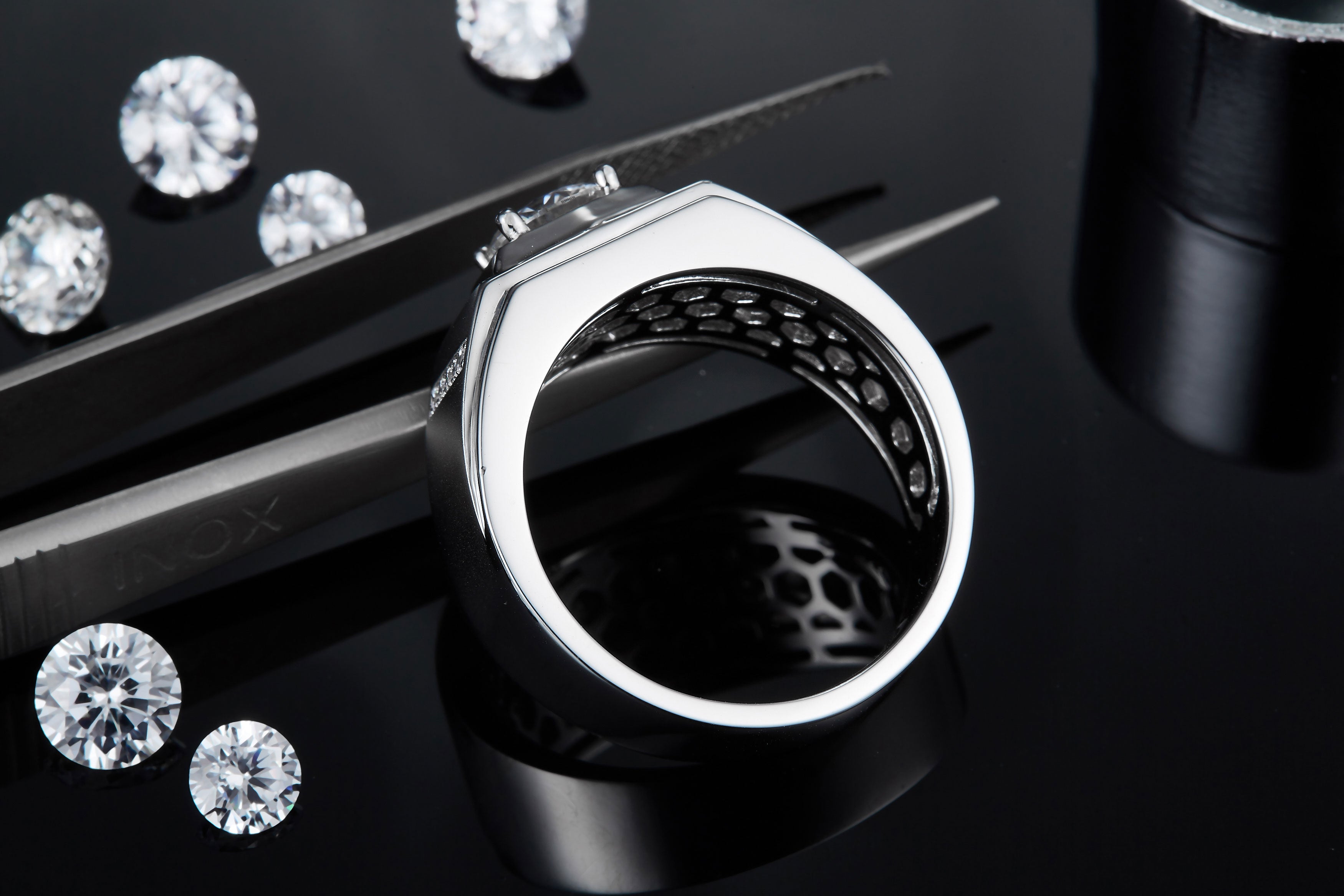 Men's 1-carat Luxury And Fashionable Light Luxury Jewelry Silver Ring Set With Top-quality Moissanite, S925 Silver-plated Platinum
