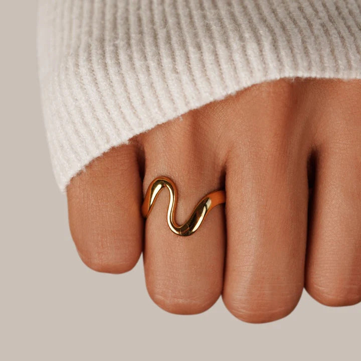 Fashionable Design Serpentine Irregular Ring With Curved Geometric Openwork For Women