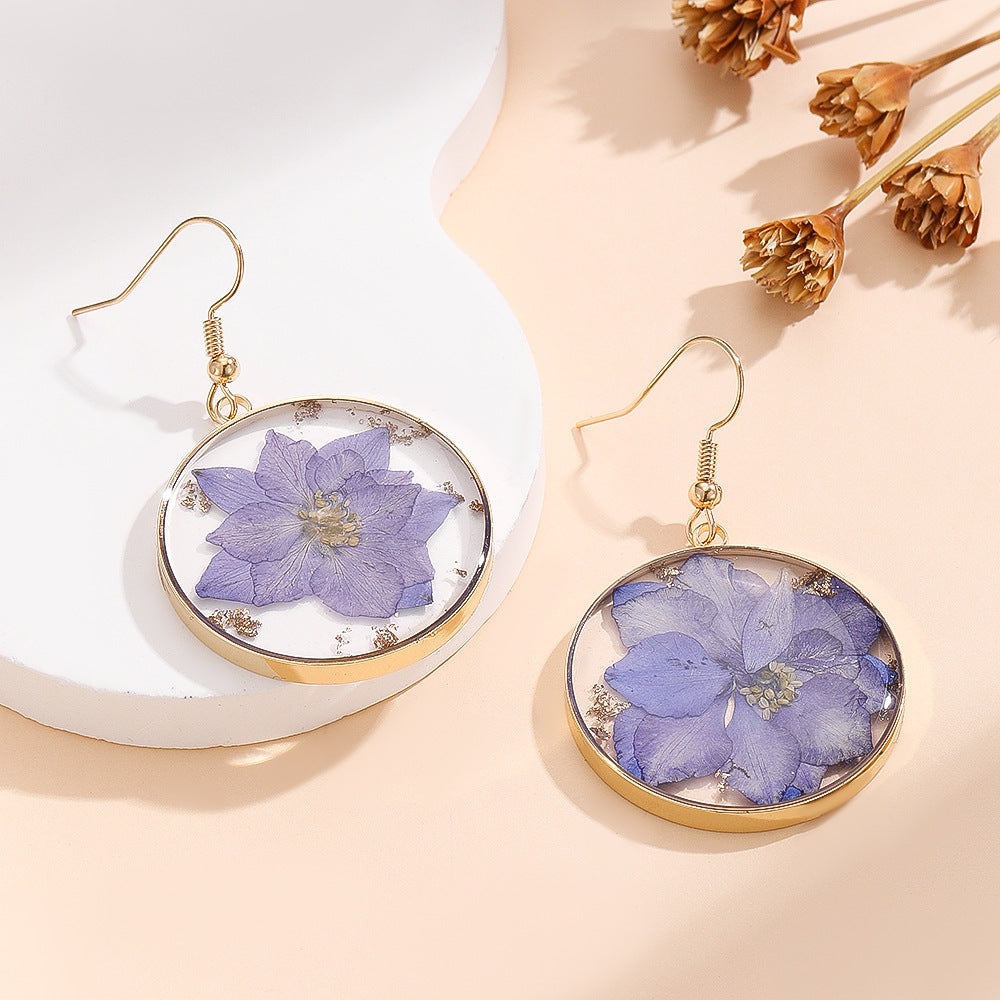 Fresh And Stylish Resin Daisy Earrings With Preserved Flowers A Unique Statement Piece