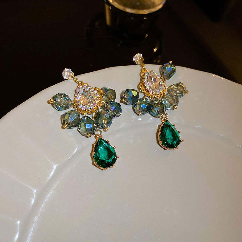 Vintage Fashion Niche Exaggerated High-end Earrings