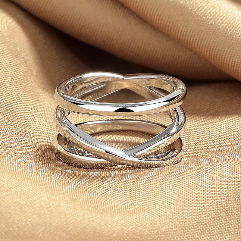 Multi-layer Ring With Intersecting Lines