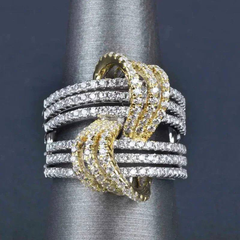 Fashionable Finger Jewelry Ring For Women Luxurious Engagement Ring