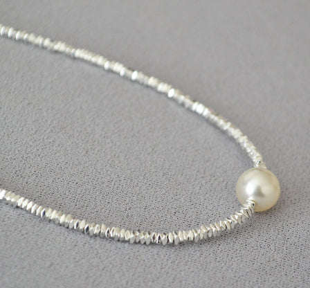 Womens Sparkling Minimalist Beaded Short Necklace