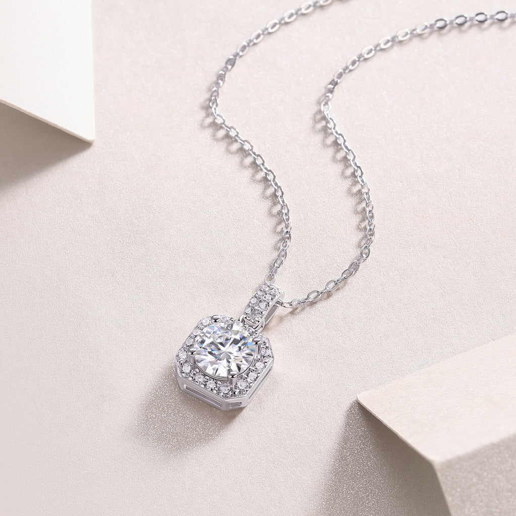 Dawn Light - A Fashionable And Light Luxury Jewelry Pendant Necklace Set With Top-quality Moissanite, S925 Silver Plated Platinum