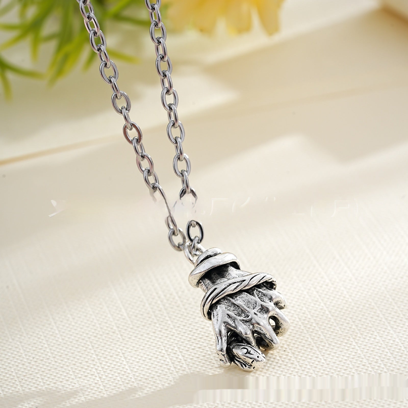 Retro Heavyweight Punch Necklace