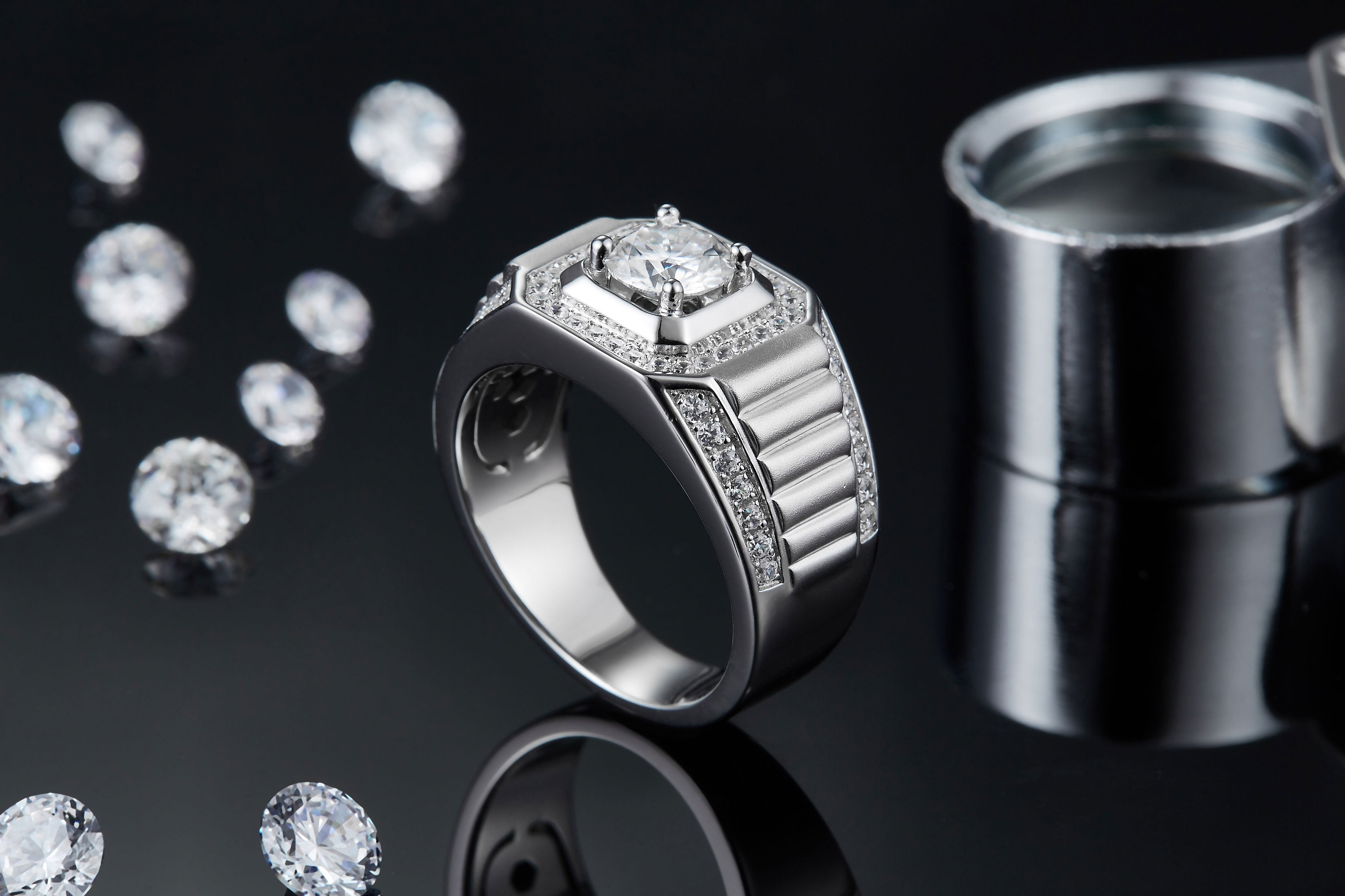 Men's 1-carat Luxury And Fashionable Light Luxury Jewelry Silver Ring Set With Top-quality Moissanite, S925 Silver-plated Platinum