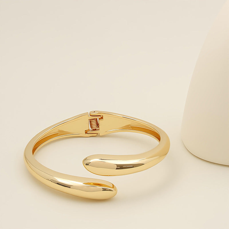 Versatile Light-luxury Punk-style Open Bangle With A Wide Design