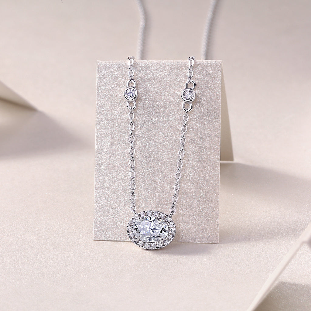 White Summer Night - A Fashionable And Light Luxury Jewelry Pendant Necklace Set With Top-quality Moissanite, S925 Silver Plated Platinum