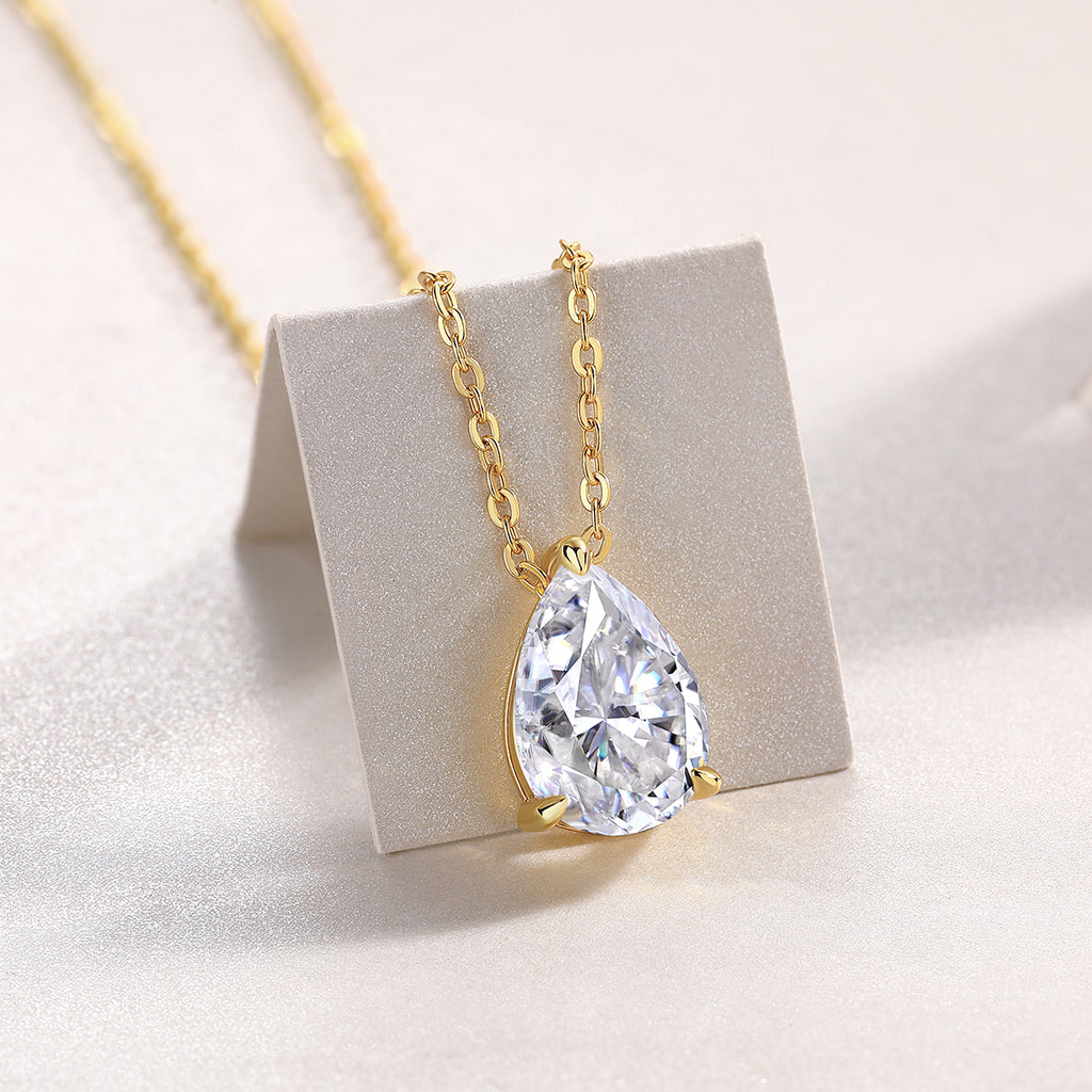 Under The Moon - A Fashionable And Trendy Necklace Pendant Set With Pear-shaped Top-quality Moissanite S925 In Silver And Gold-plated. It Can Be Tested With A Diamond Pen
