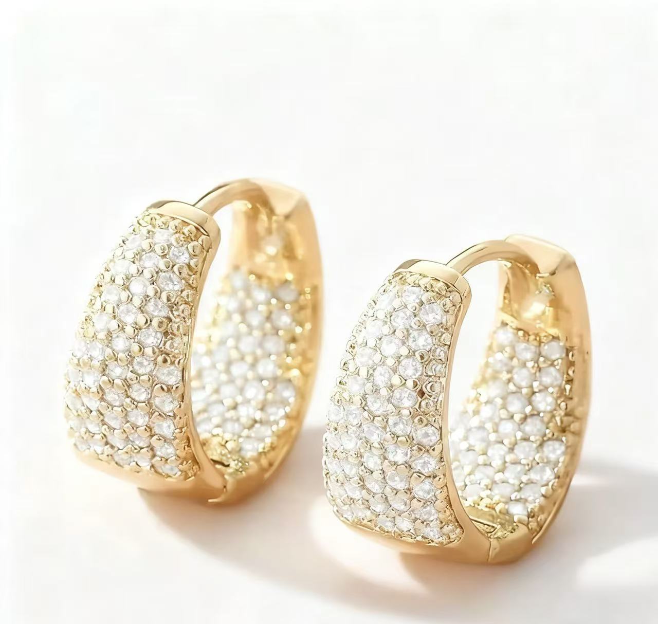 Waterdrop-shaped Vibrant And Elegant Earrings With 18K Gold Plating On Copper