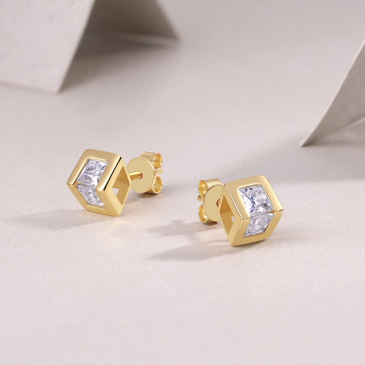 Exclusive - Top-quality Moissanite Luxury And Fashionable Light Luxury Jewelry Silver Stud Earrings S925 Silver Electroplated Gold