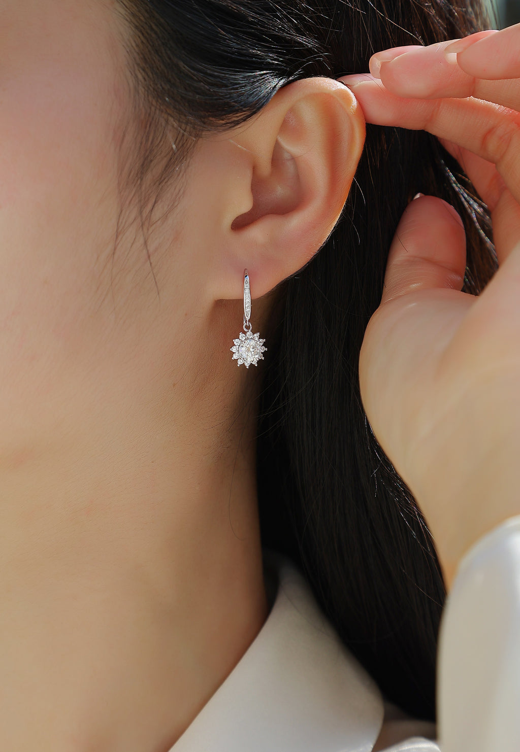 City Of Splendor - Earrings Set With Top-quality Moissanite S925, Silver And Platinum-plated Stud Earrings, A Fashionable And Trendy Accessory That Can Be Tested With A Diamond Pen.