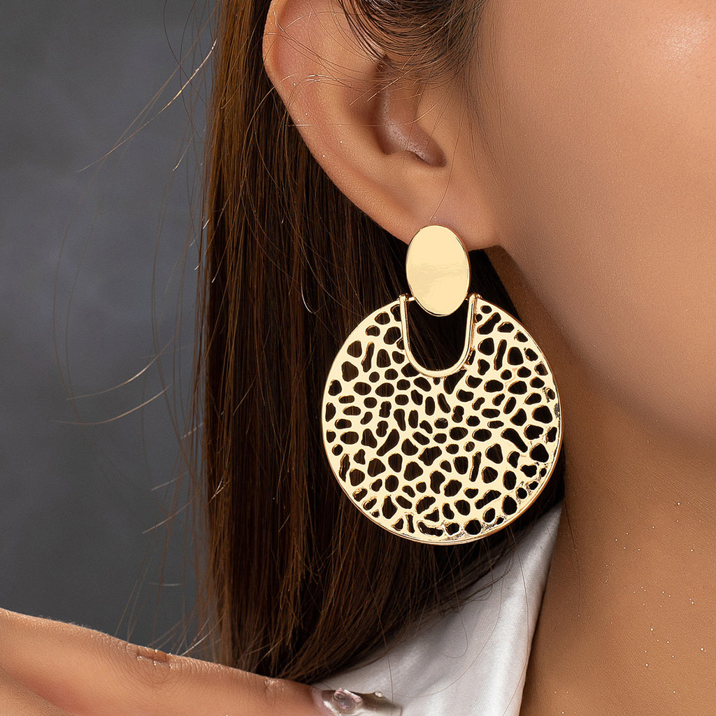 Geometric Fashion Charm Round Hollow Women's Earrings