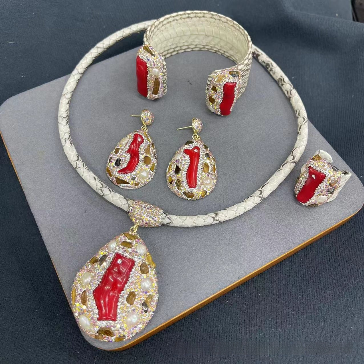 New Genuine Leather Snakeskin Sea Bamboo Inlaid Pearl Autumn And Winter Four-piece Jewelry Set